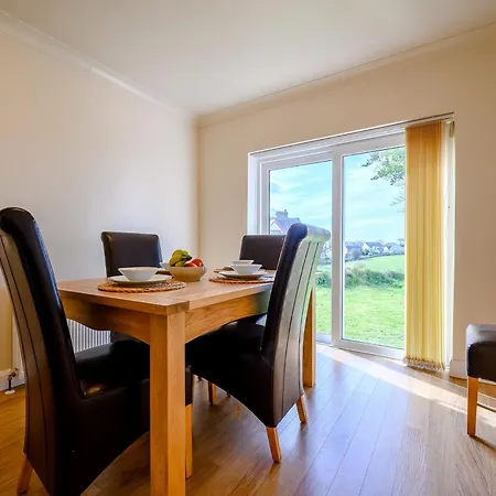 3 Bed In 87722 *